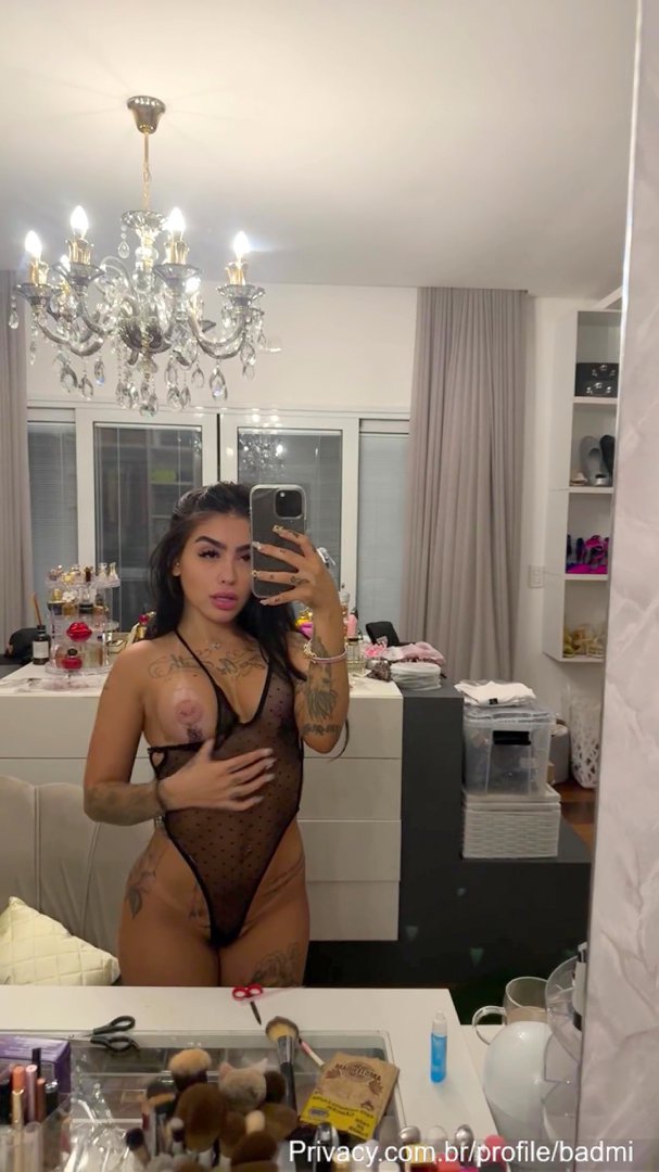 mc mirella nude mirror selfie onlyfans video leaked 10