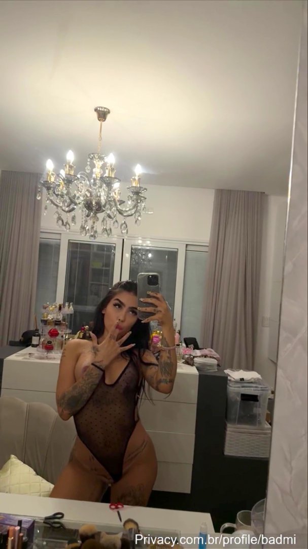 mc mirella nude mirror selfie onlyfans video leaked 3