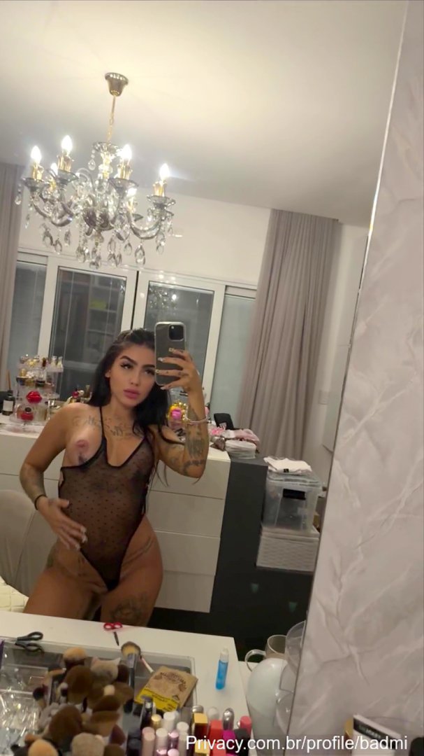 mc mirella nude mirror selfie onlyfans video leaked 4