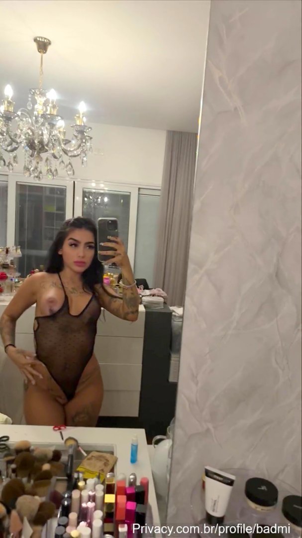 mc mirella nude mirror selfie onlyfans video leaked 5