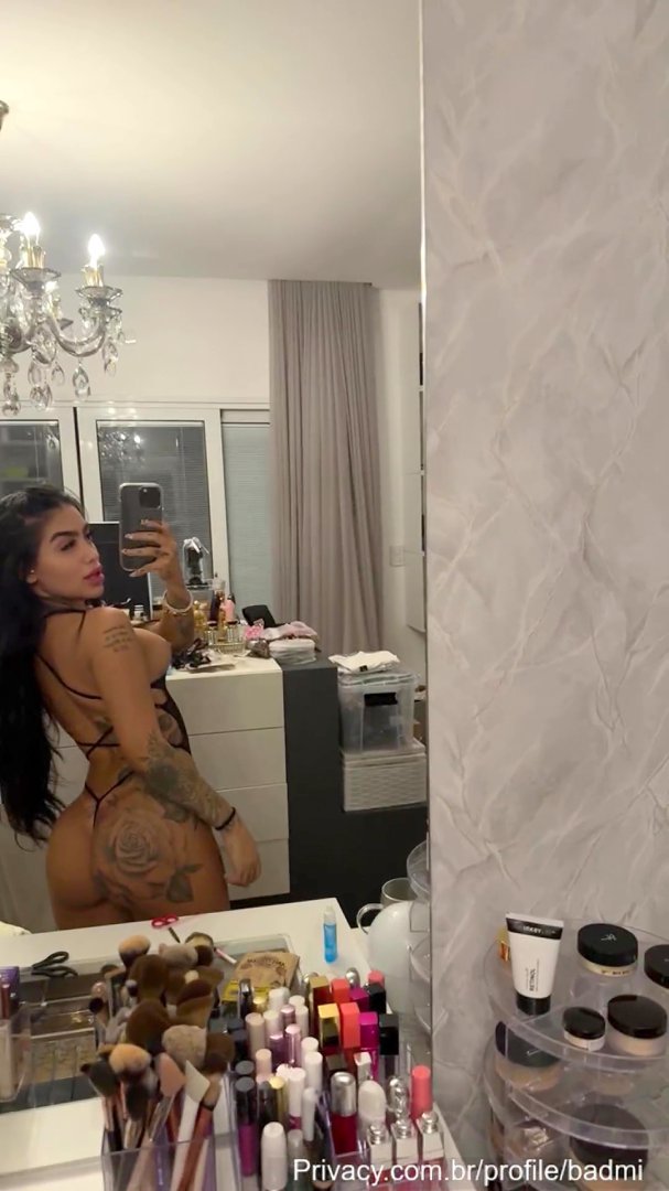 mc mirella nude mirror selfie onlyfans video leaked 7