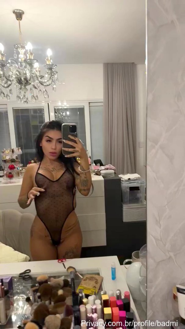 mc mirella nude mirror selfie onlyfans video leaked 9