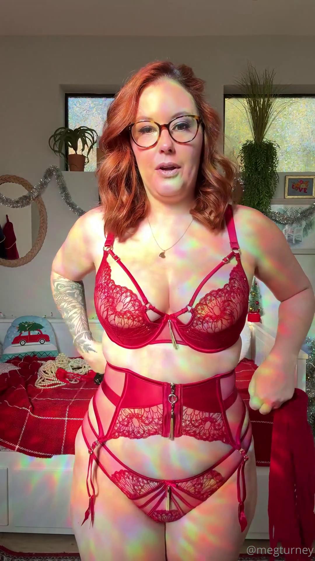 meg turney xmas lingerie try on onlyfans video leaked pwgafj influencersgonewild